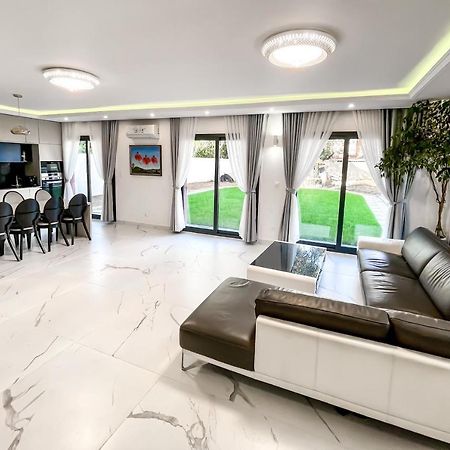 Paris Dream Villa วีลุชวีฟ ภายนอก รูปภาพ