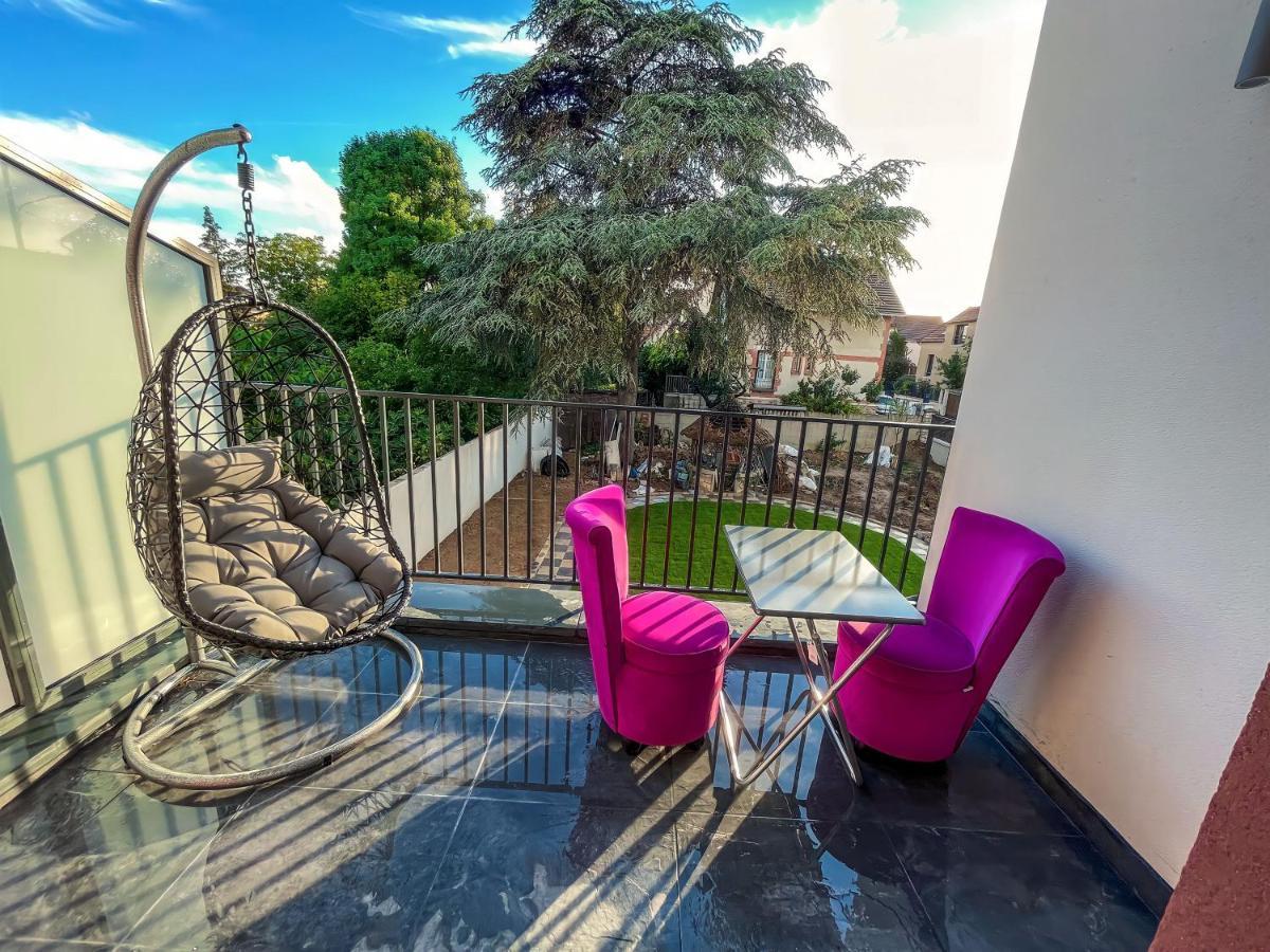Paris Dream Villa วีลุชวีฟ ภายนอก รูปภาพ